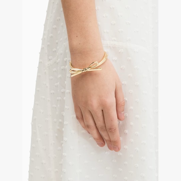 KATE SPADE Skinny Mini Bow Bangle - Picture 3 of 6